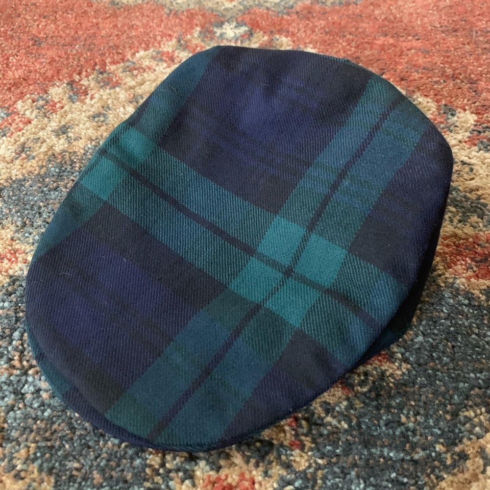 M Orvis wool black watch plaid newsboy hat cap